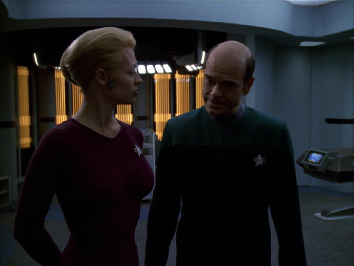 extant_StarTrek_VOY_6x01-EquinoxPart2_03396.jpg