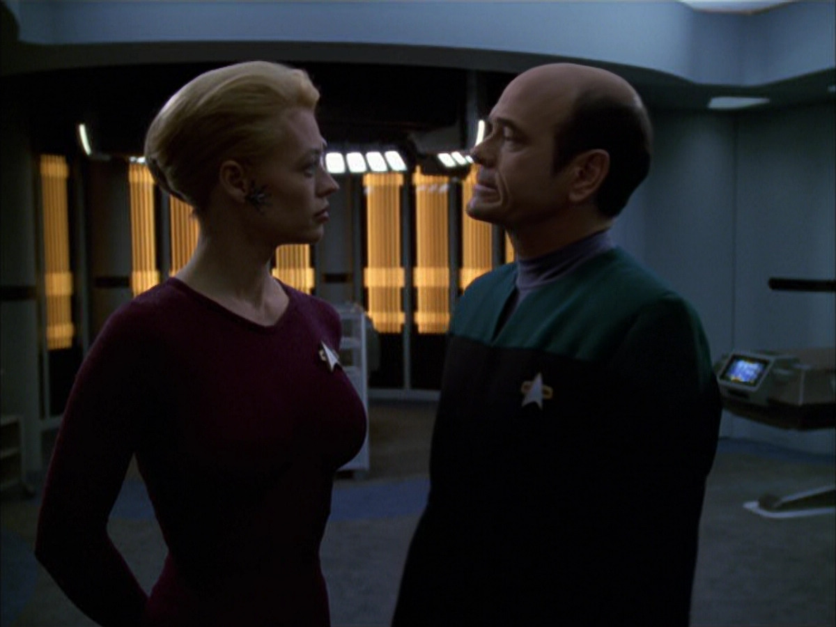 extant_StarTrek_VOY_6x01-EquinoxPart2_03398.jpg