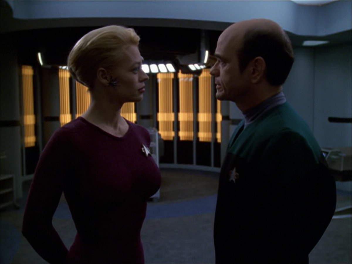 extant_StarTrek_VOY_6x01-EquinoxPart2_03401.jpg
