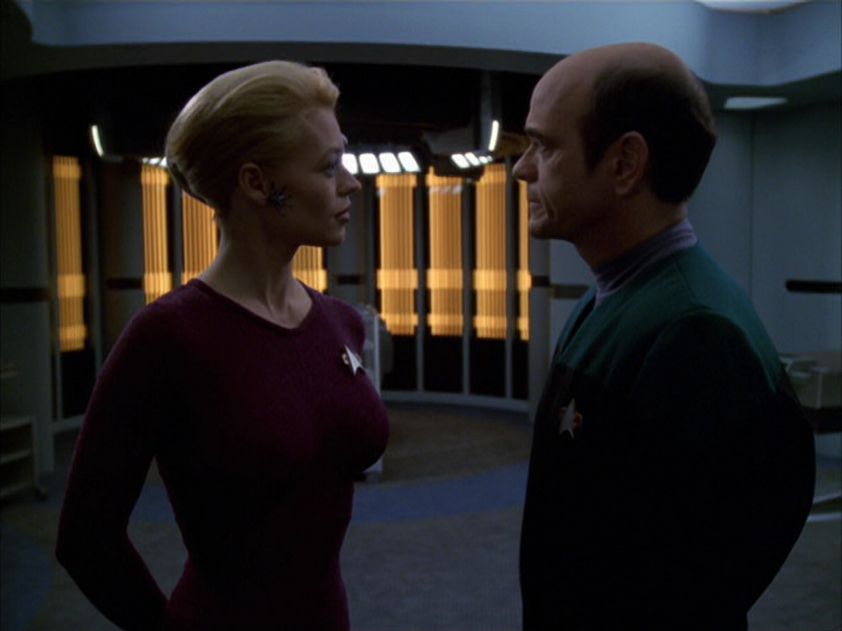 extant_StarTrek_VOY_6x01-EquinoxPart2_03402.jpg