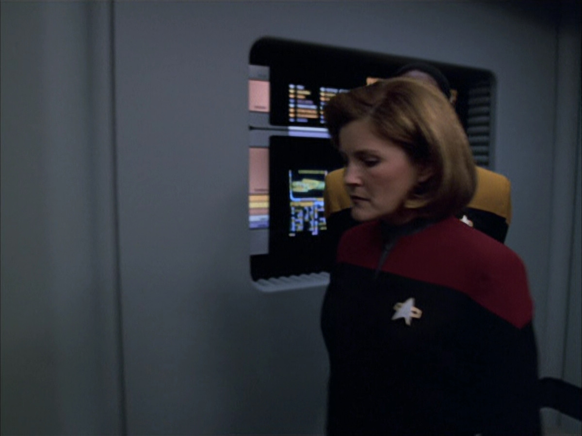 extant_StarTrek_VOY_6x01-EquinoxPart2_03414.jpg