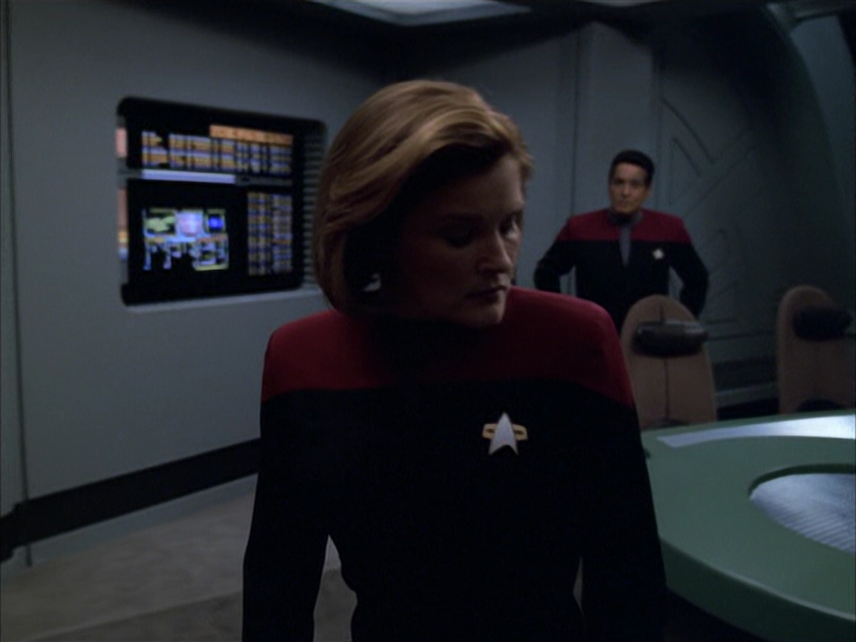 extant_StarTrek_VOY_6x01-EquinoxPart2_03482.jpg
