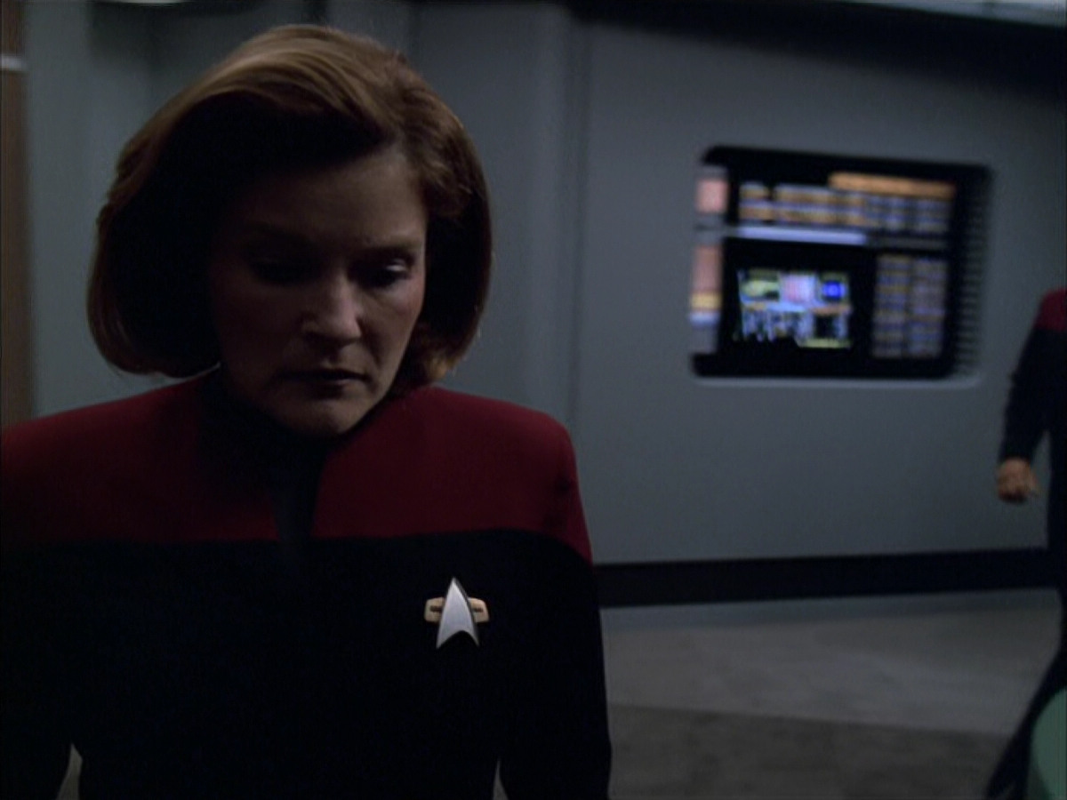 extant_StarTrek_VOY_6x01-EquinoxPart2_03484.jpg