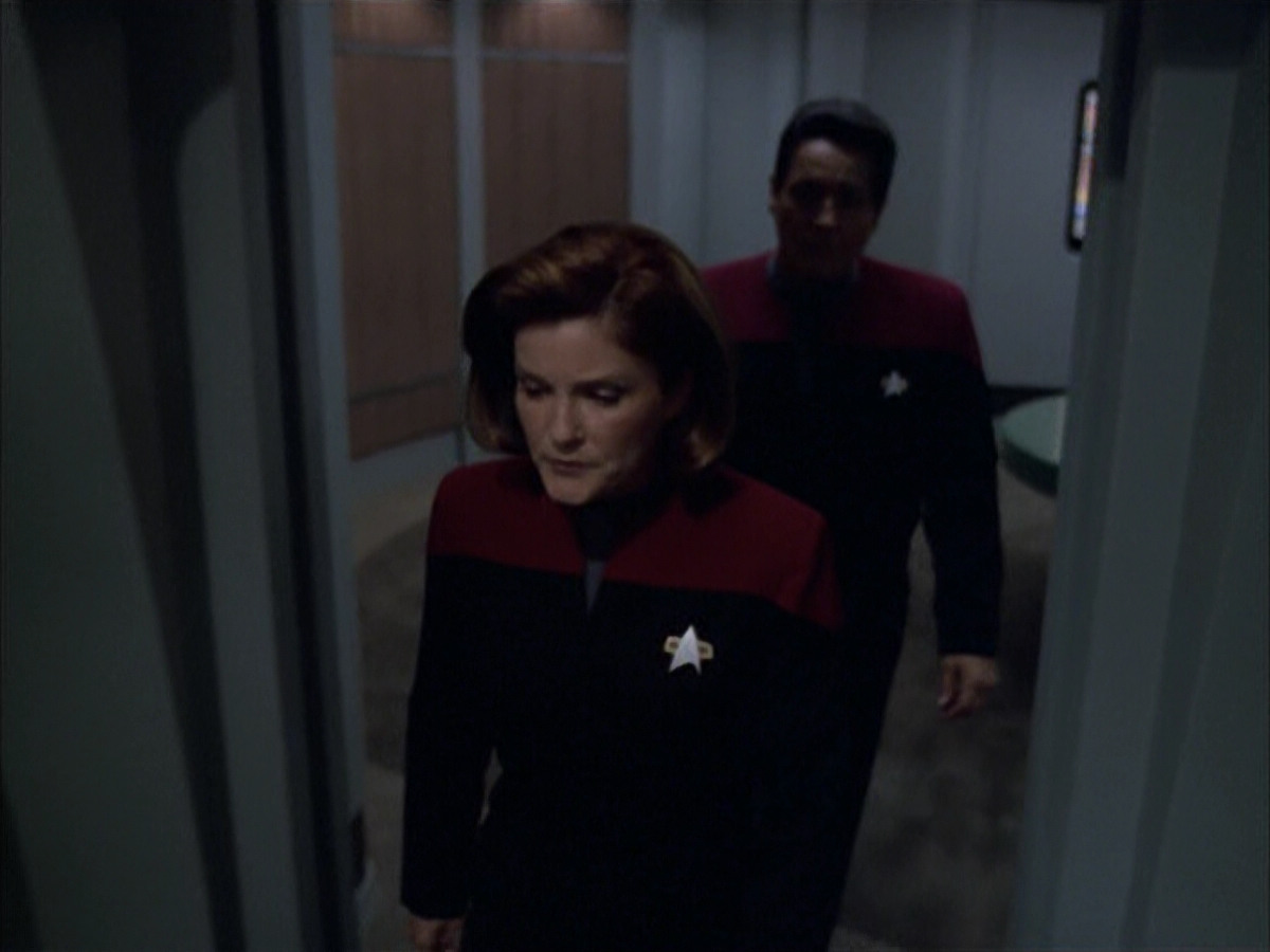 extant_StarTrek_VOY_6x01-EquinoxPart2_03490.jpg