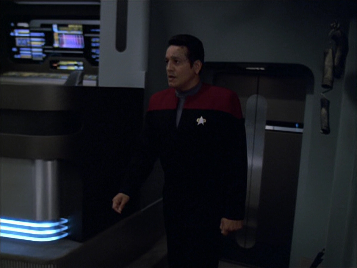 extant_StarTrek_VOY_6x01-EquinoxPart2_03496.jpg