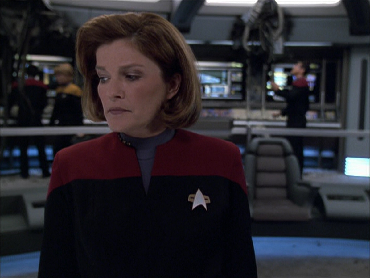 extant_StarTrek_VOY_6x01-EquinoxPart2_03511.jpg
