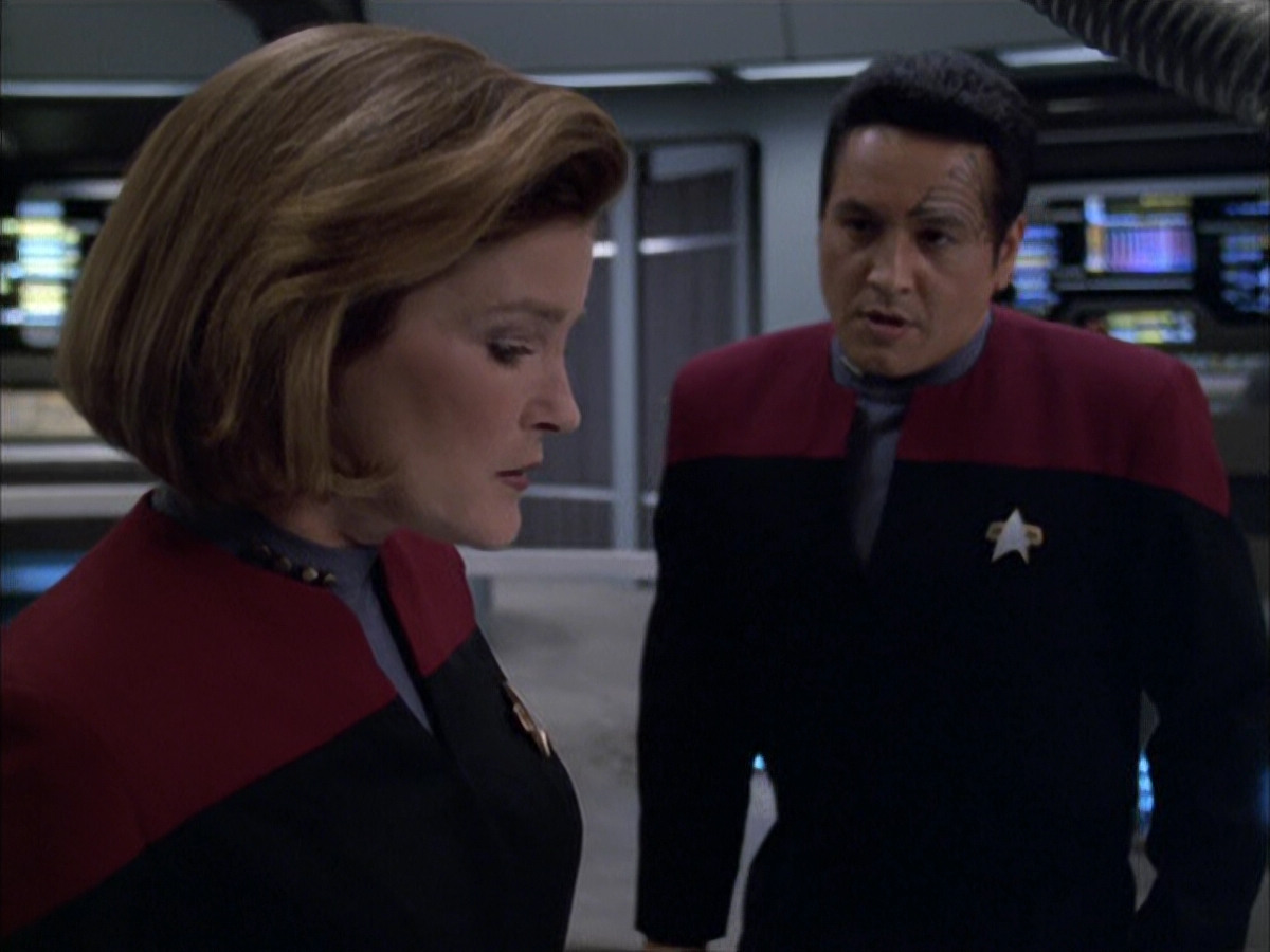 extant_StarTrek_VOY_6x01-EquinoxPart2_03539.jpg