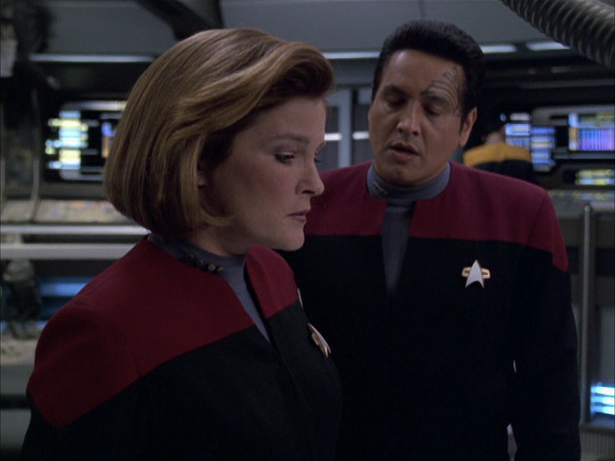 extant_StarTrek_VOY_6x01-EquinoxPart2_03562.jpg
