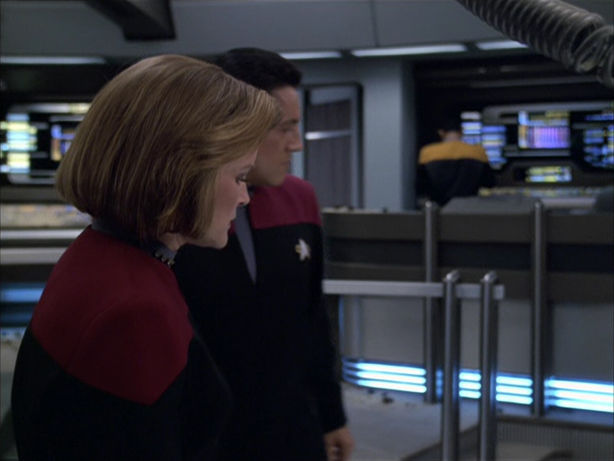 extant_StarTrek_VOY_6x01-EquinoxPart2_03580.jpg