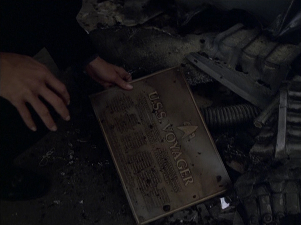 extant_StarTrek_VOY_6x01-EquinoxPart2_03587.jpg