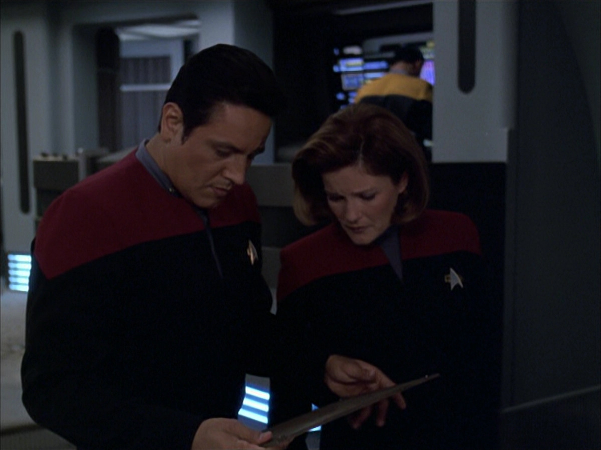 extant_StarTrek_VOY_6x01-EquinoxPart2_03607.jpg