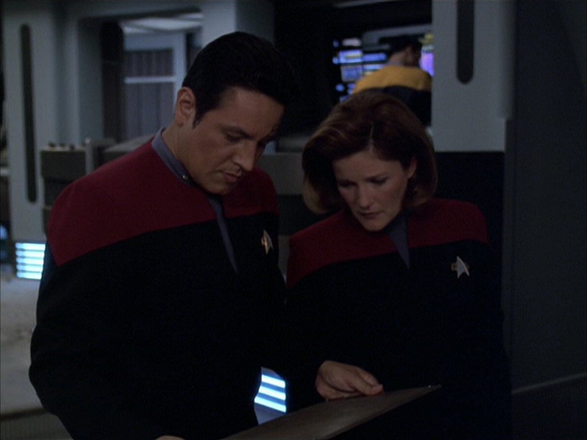 extant_StarTrek_VOY_6x01-EquinoxPart2_03610.jpg