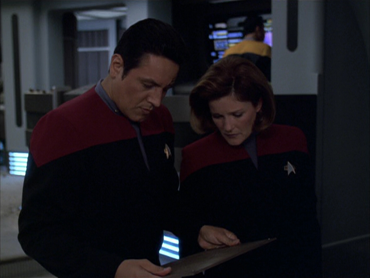 extant_StarTrek_VOY_6x01-EquinoxPart2_03611.jpg