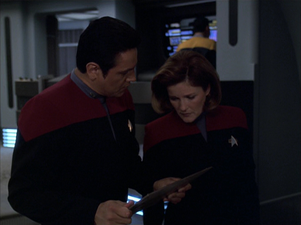extant_StarTrek_VOY_6x01-EquinoxPart2_03616.jpg
