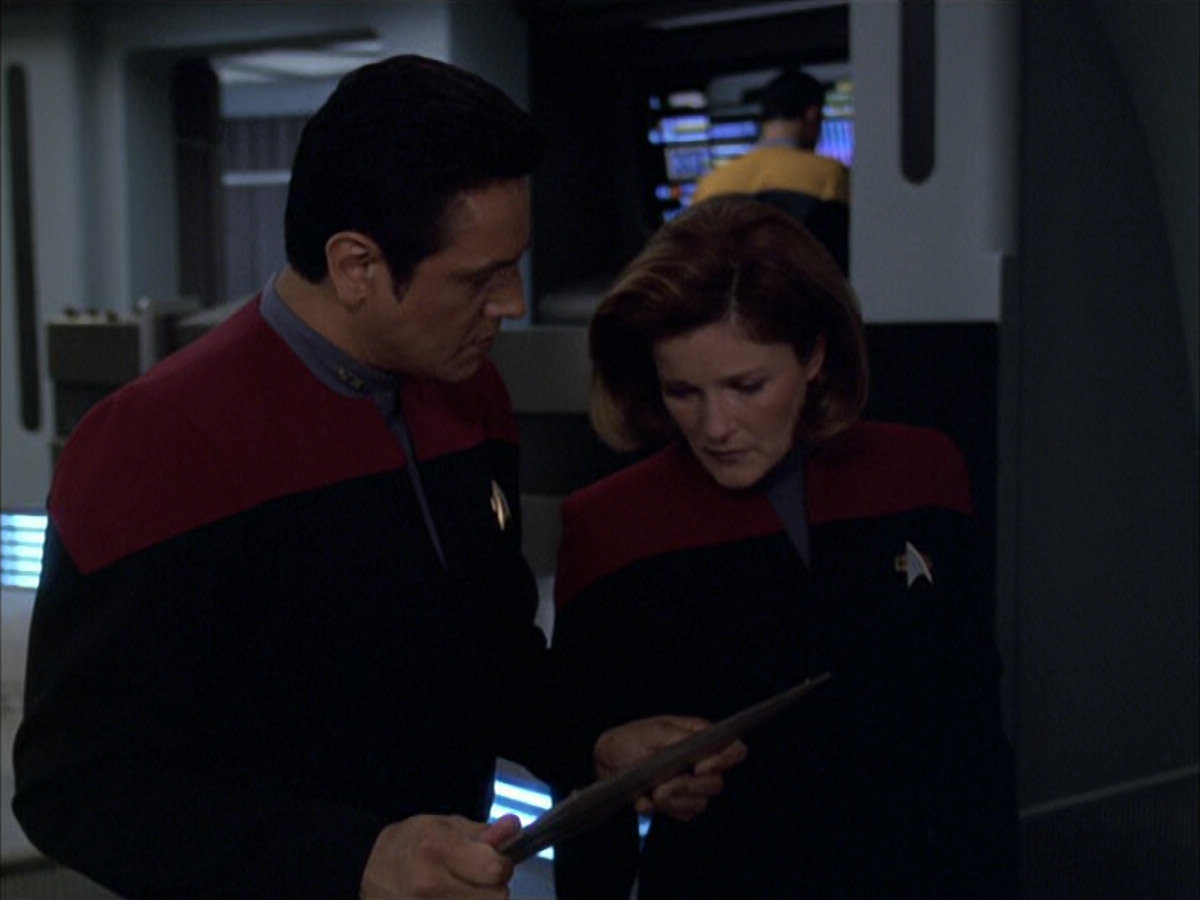 extant_StarTrek_VOY_6x01-EquinoxPart2_03618.jpg