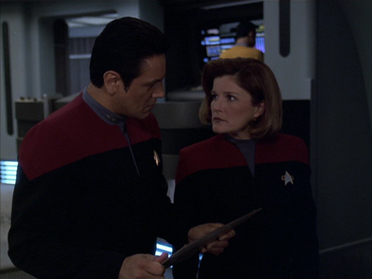 extant_StarTrek_VOY_6x01-EquinoxPart2_03621.jpg