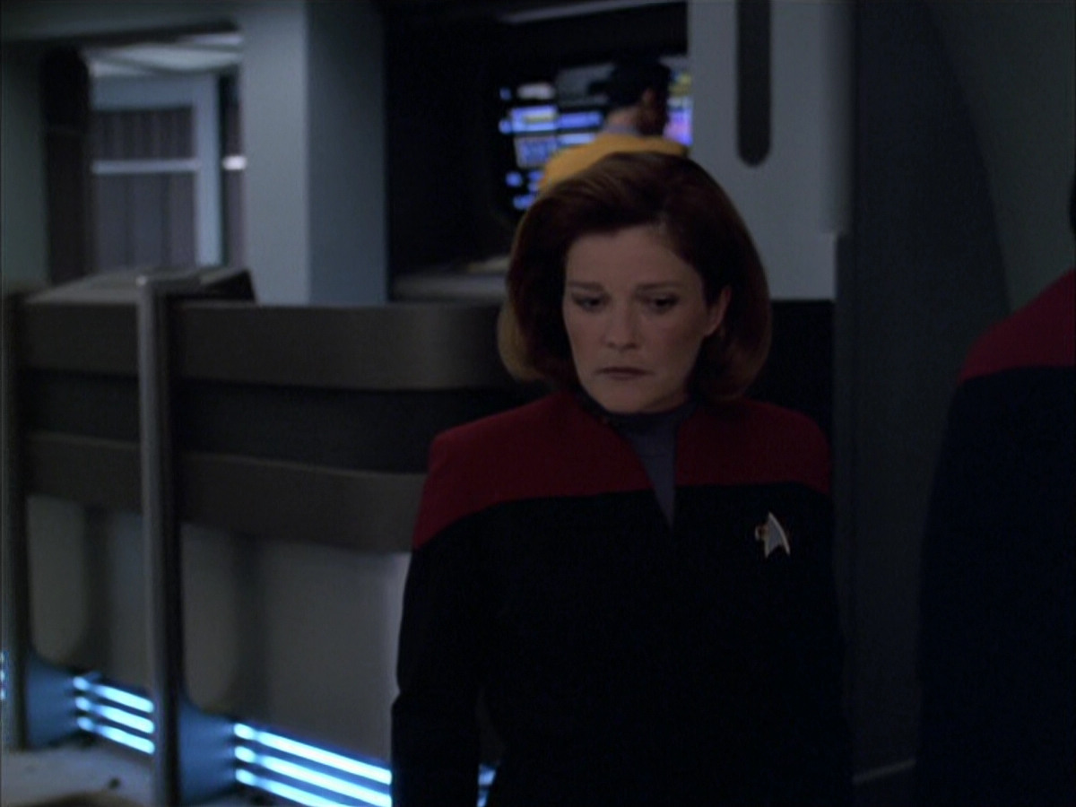 extant_StarTrek_VOY_6x01-EquinoxPart2_03626.jpg