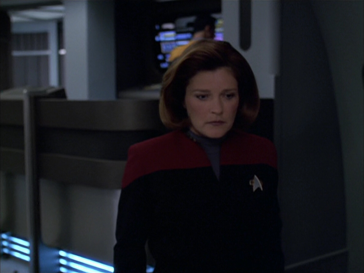 extant_StarTrek_VOY_6x01-EquinoxPart2_03627.jpg