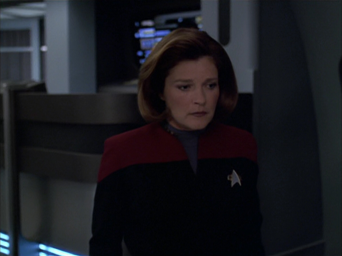 extant_StarTrek_VOY_6x01-EquinoxPart2_03628.jpg