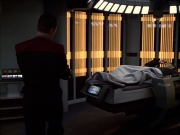 extant_StarTrek_VOY_6x01-EquinoxPart2_00429.jpg