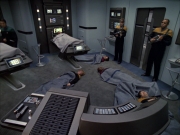 extant_StarTrek_VOY_6x01-EquinoxPart2_00435.jpg