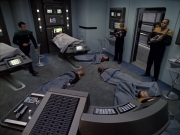 extant_StarTrek_VOY_6x01-EquinoxPart2_00436.jpg