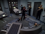extant_StarTrek_VOY_6x01-EquinoxPart2_00440.jpg
