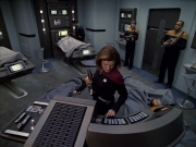 extant_StarTrek_VOY_6x01-EquinoxPart2_00443.jpg