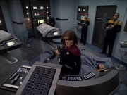extant_StarTrek_VOY_6x01-EquinoxPart2_00445.jpg