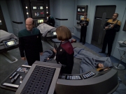 extant_StarTrek_VOY_6x01-EquinoxPart2_00451.jpg