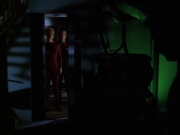 extant_StarTrek_VOY_6x01-EquinoxPart2_00533.jpg