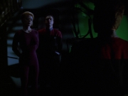 extant_StarTrek_VOY_6x01-EquinoxPart2_00541.jpg