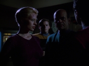 extant_StarTrek_VOY_6x01-EquinoxPart2_00692.jpg