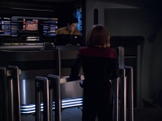 extant_StarTrek_VOY_6x01-EquinoxPart2_00889.jpg