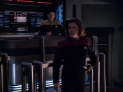 extant_StarTrek_VOY_6x01-EquinoxPart2_00902.jpg