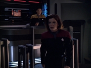 extant_StarTrek_VOY_6x01-EquinoxPart2_00903.jpg