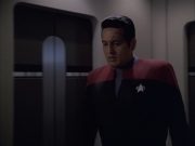 extant_StarTrek_VOY_6x01-EquinoxPart2_00921.jpg