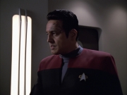 extant_StarTrek_VOY_6x01-EquinoxPart2_00923.jpg