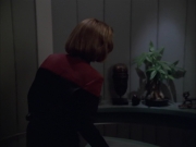 extant_StarTrek_VOY_6x01-EquinoxPart2_01017.jpg