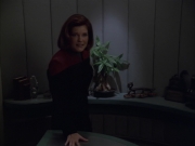 extant_StarTrek_VOY_6x01-EquinoxPart2_01019.jpg