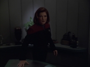 extant_StarTrek_VOY_6x01-EquinoxPart2_01020.jpg