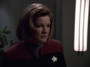 extant_StarTrek_VOY_6x01-EquinoxPart2_01037.jpg