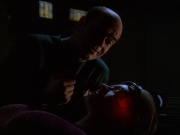 extant_StarTrek_VOY_6x01-EquinoxPart2_01105.jpg