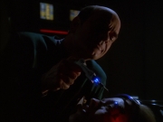 extant_StarTrek_VOY_6x01-EquinoxPart2_01113.jpg