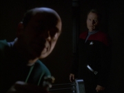 extant_StarTrek_VOY_6x01-EquinoxPart2_01132.jpg
