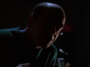extant_StarTrek_VOY_6x01-EquinoxPart2_01143.jpg