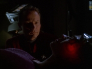 extant_StarTrek_VOY_6x01-EquinoxPart2_01164.jpg