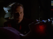 extant_StarTrek_VOY_6x01-EquinoxPart2_01165.jpg