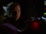 extant_StarTrek_VOY_6x01-EquinoxPart2_01166.jpg