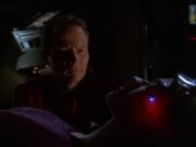 extant_StarTrek_VOY_6x01-EquinoxPart2_01169.jpg